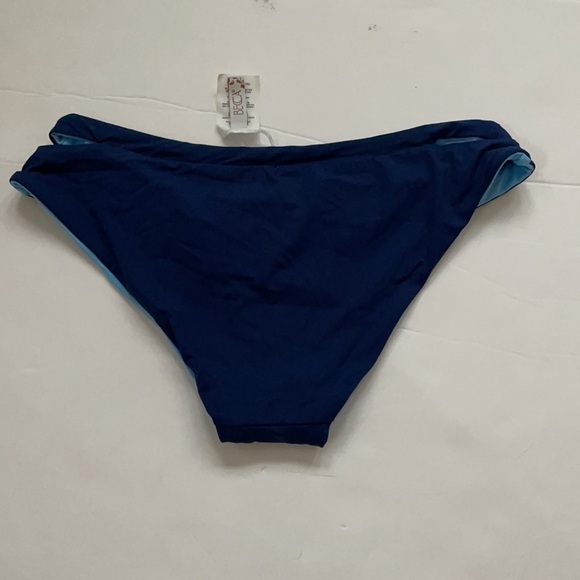 BECCA by Rebecca Virtue Maya jetsetter reversible bikini Navy blue bottoms M - Picture 6 of 7
